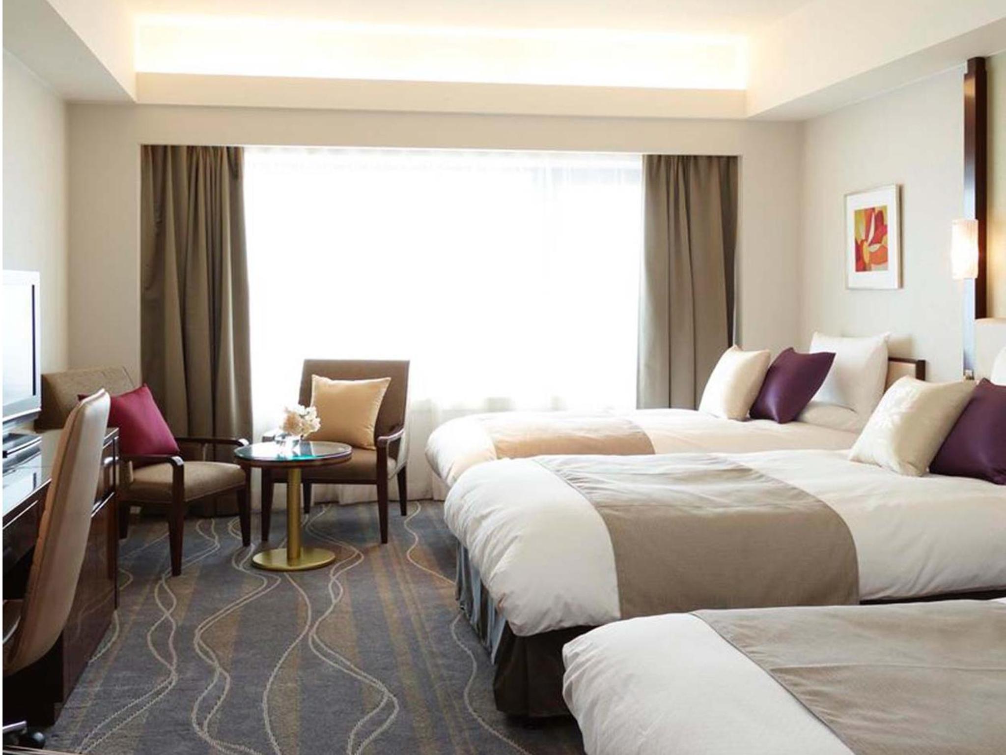 Deluxe, Triple, Twin Beds, Sofa, Authentic Floor