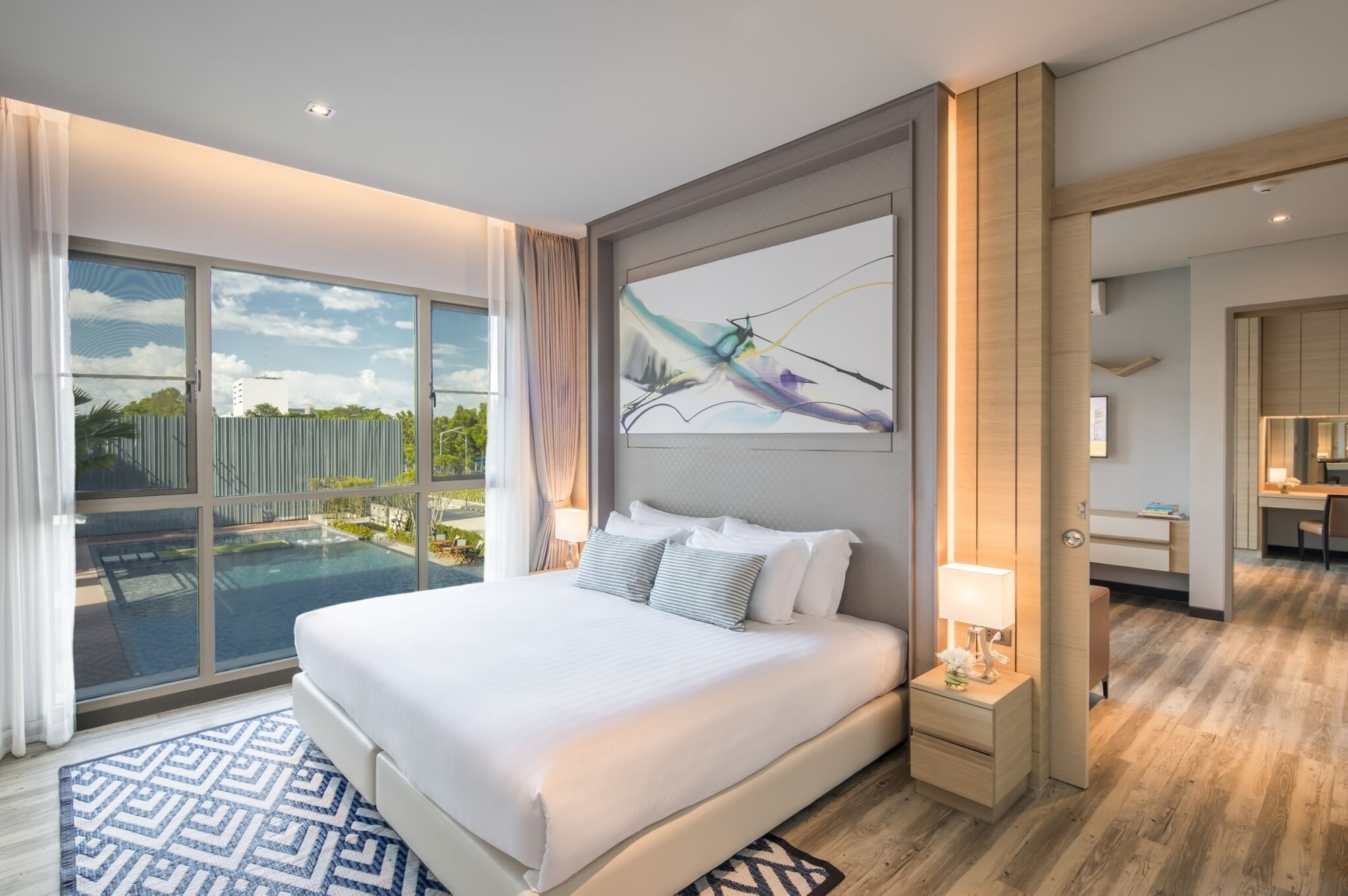 2 BEDROOMS