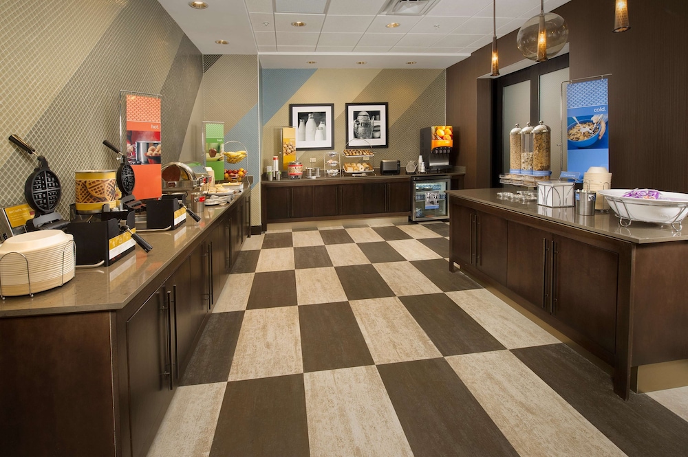 Hampton Inn and Suites San Antonio Downtown Market Square 10/33