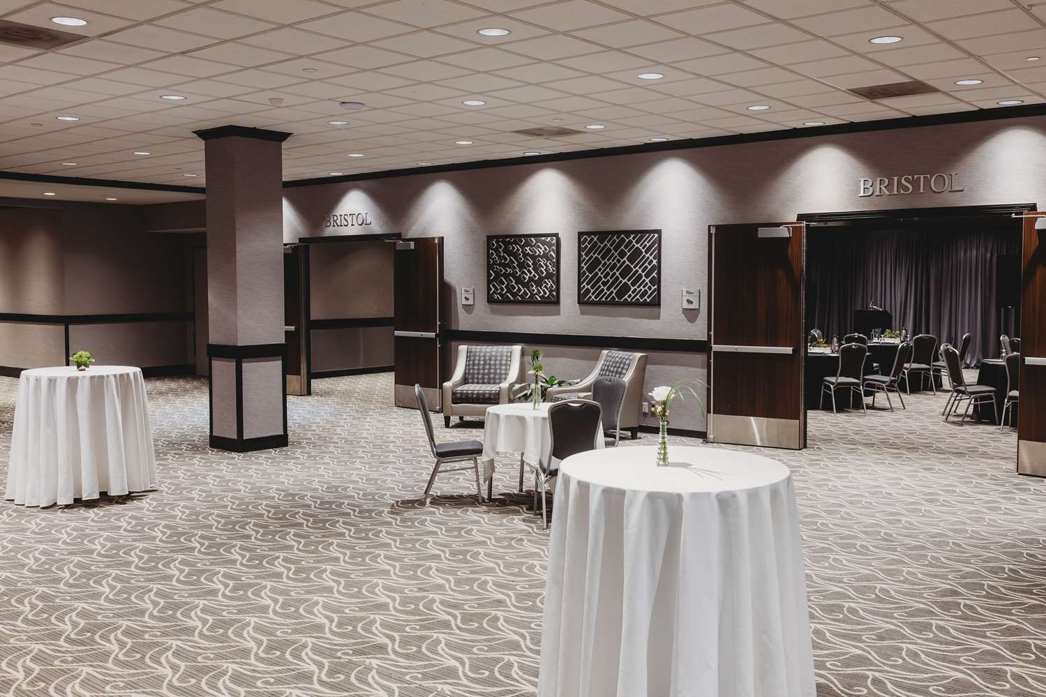 Somerset Inn, WorldHotels Distinctive 24/49