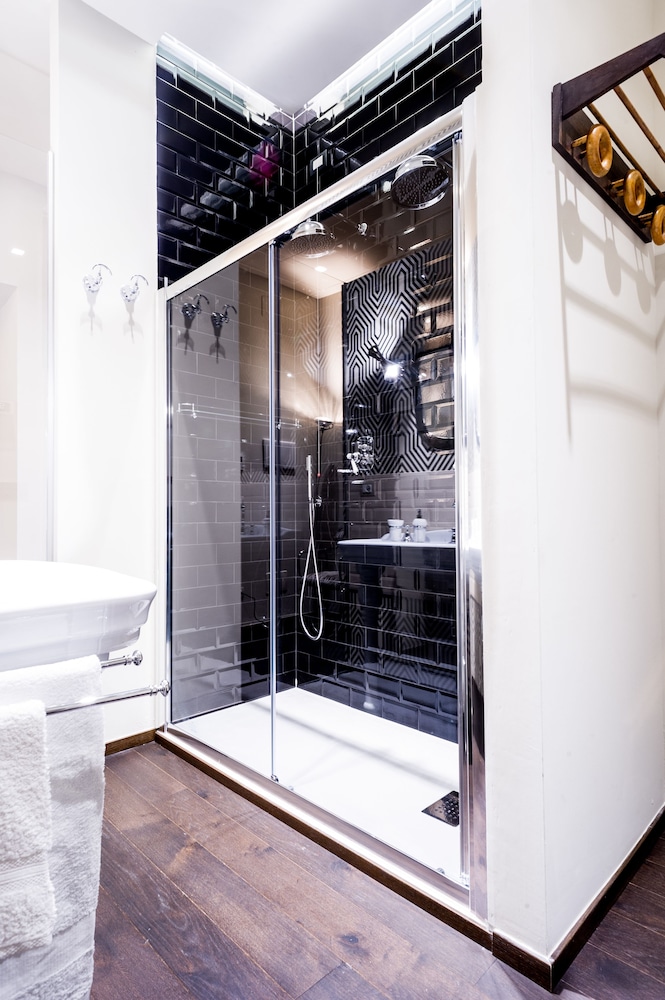 Arnobio Florence Suites 2/34