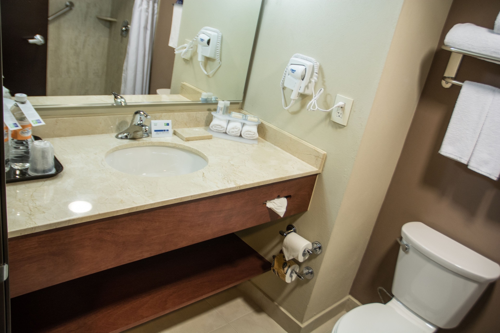 غرفة قياسية، Holiday Inn Express Guadalajara Aeropuerto an IHG Hotel 7/8