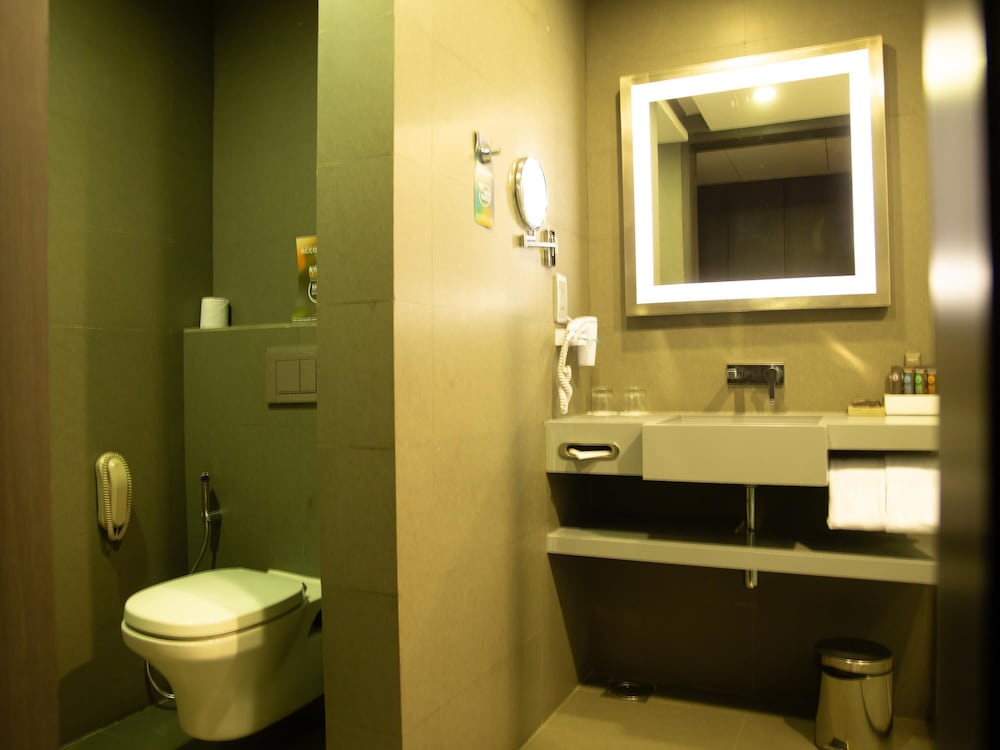 NOVOTEL KOLKATA HOTEL AND RESIDENCES 73/74