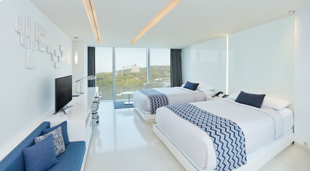 DELUXE, TWIN BEDS, MOUNTAIN VIEW