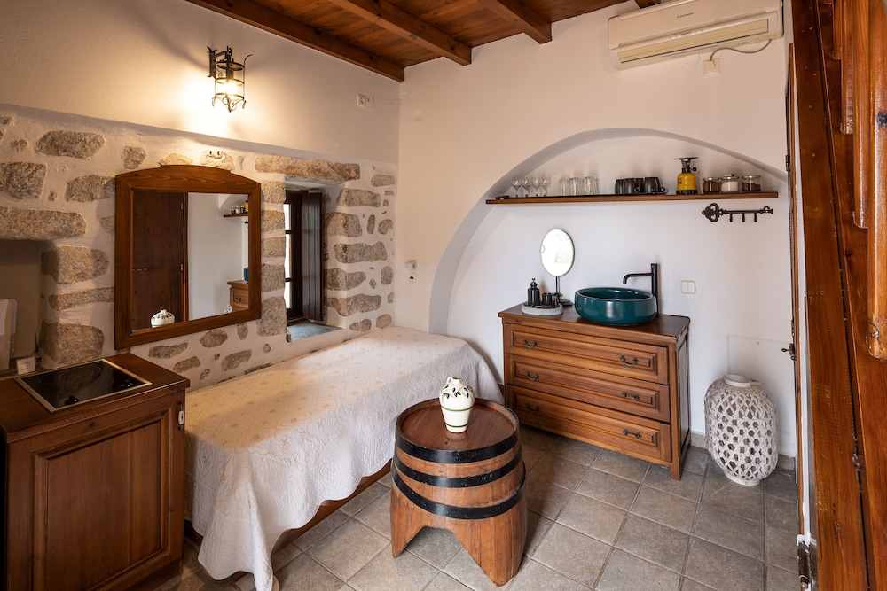 Arapakis Historic Castle 8/50
