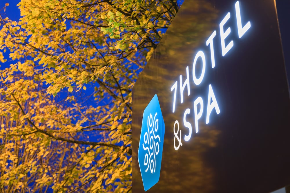 7 HOTEL AND FITNESS 68/72