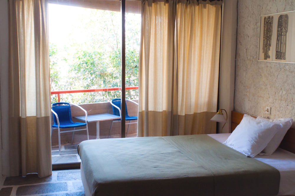 Apollonia Apartments 12/50