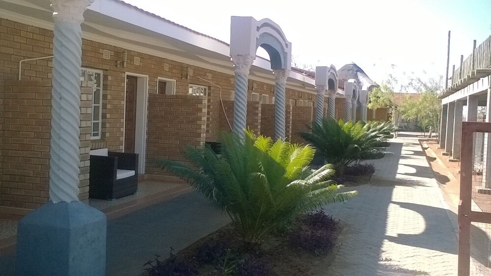 Sahara Stones Hotel 40/50
