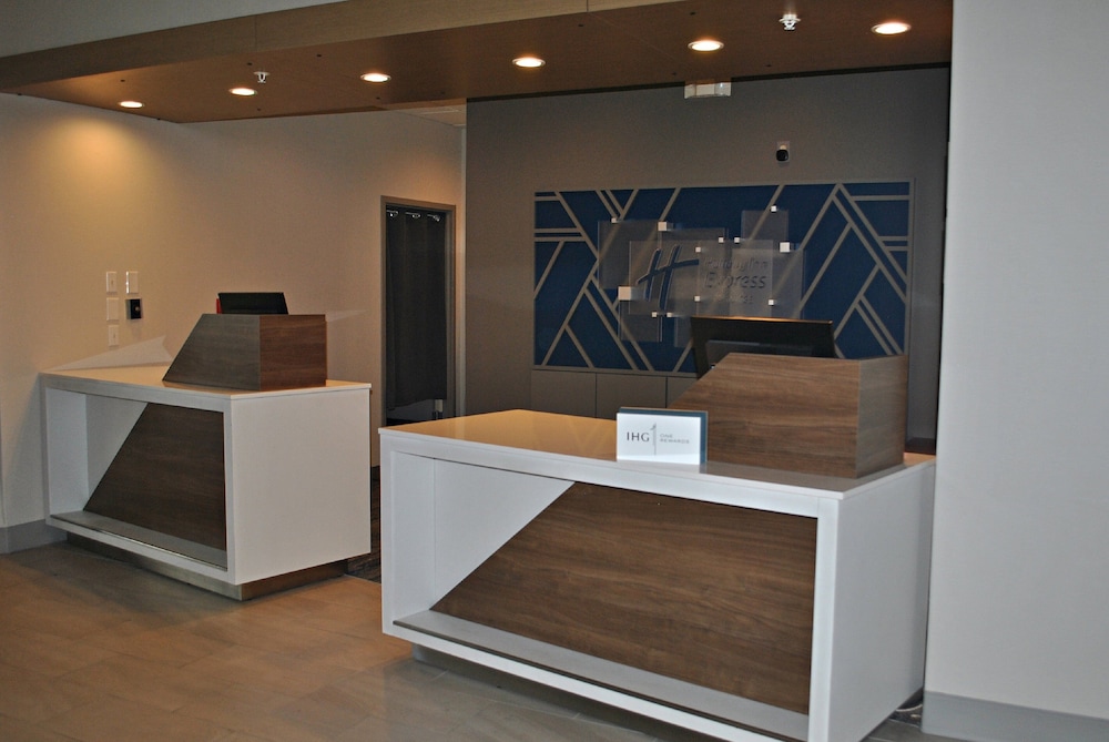 Holiday Inn Express Hotel And Suites Dover 9/60