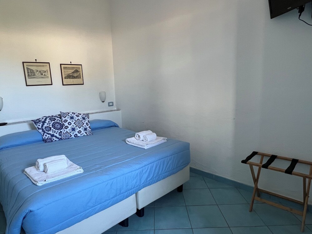 ROOM, DOUBLE BED, GROUND FLOOR