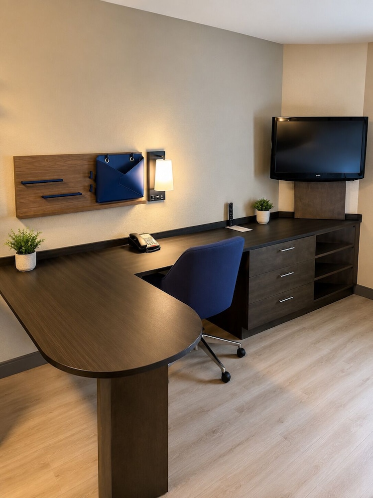 Candlewood Suites Windsor Locks Bradley Arpt 42/56