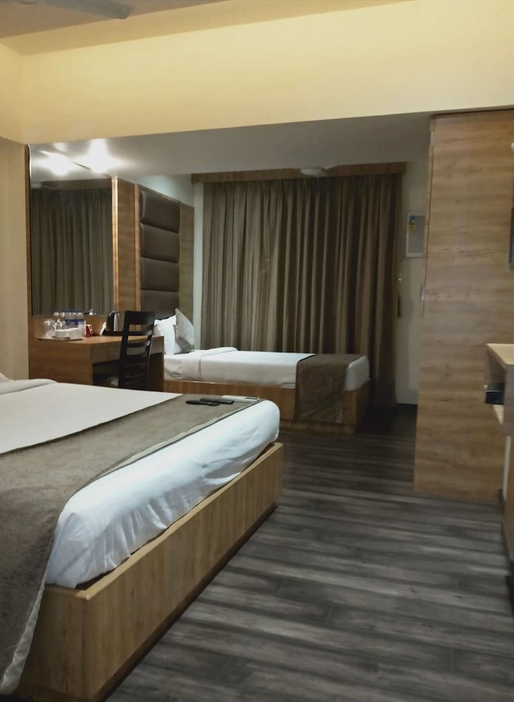 HOTEL HERITAGE DAKSHIN 17/50