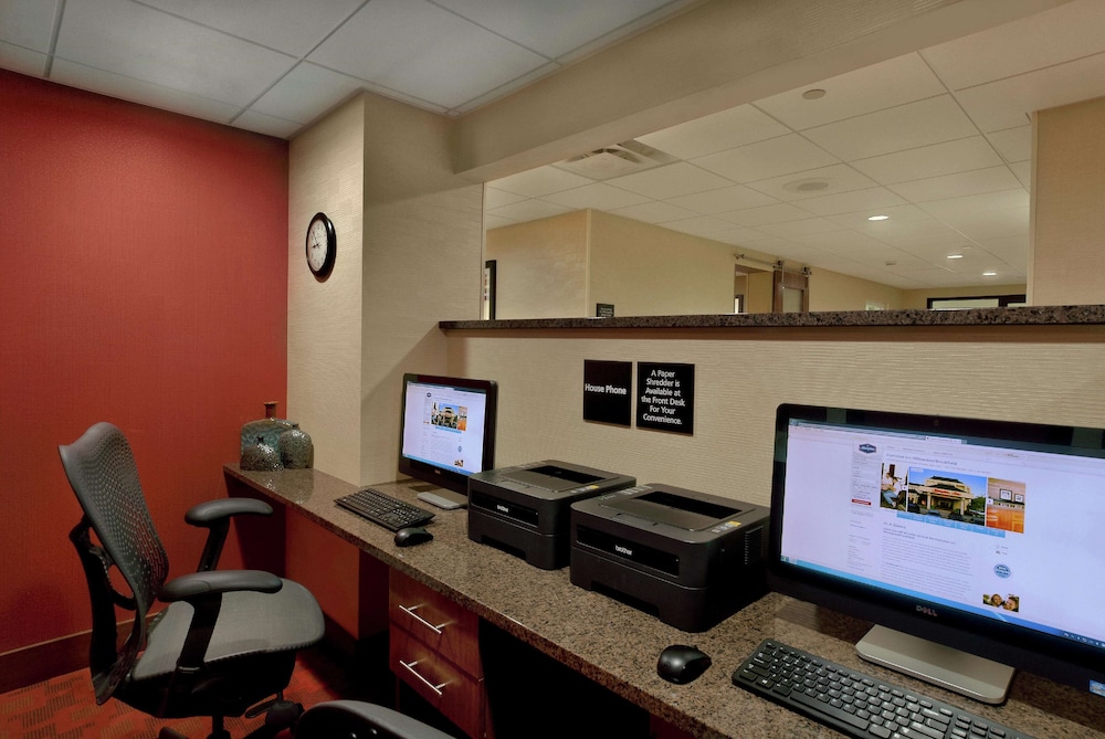 Hampton Inn Milwaukee/Brookfield 36/36