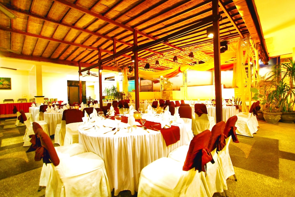 Nirmala Hotel And Convention Centre 52/66