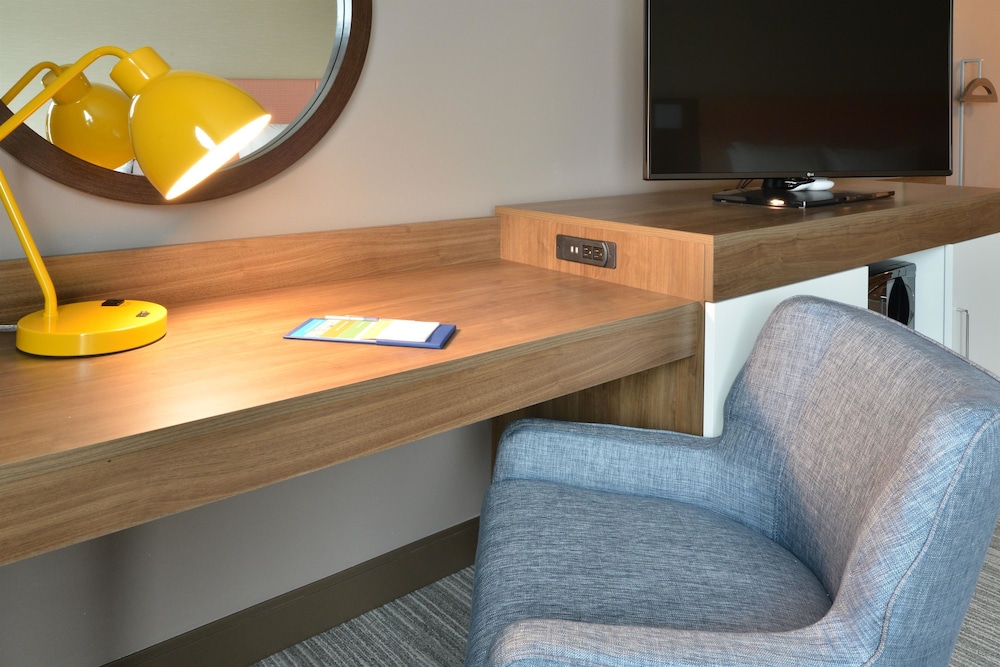 Hampton Inn & Suites Menomonie-UW Stout 24/39