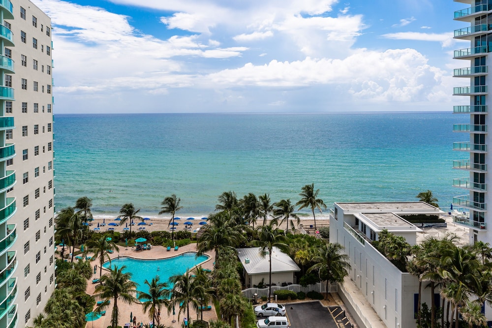 The Tides Ocean Luxury Suites 40/50