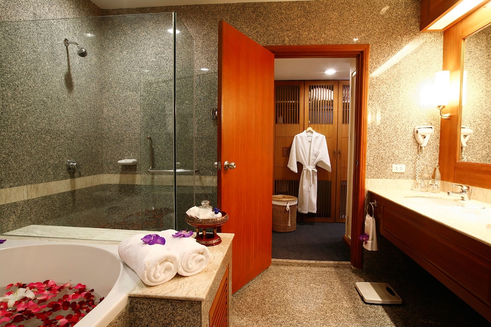 Amora Tapae Hotel Chiang Mai 43/44