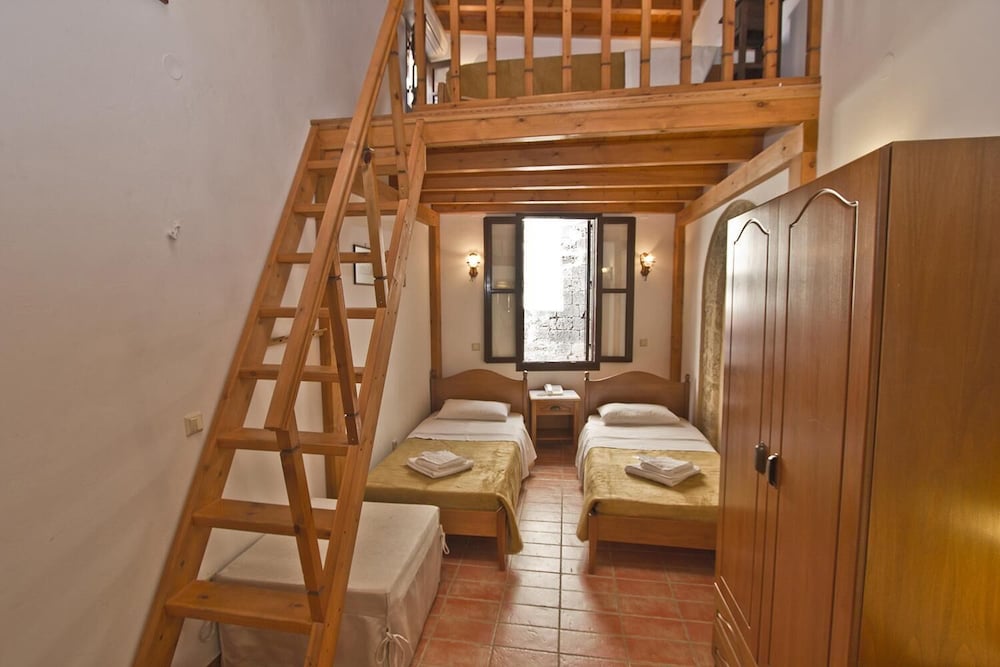 Camelot Traditional And Classic Hotel 42/56