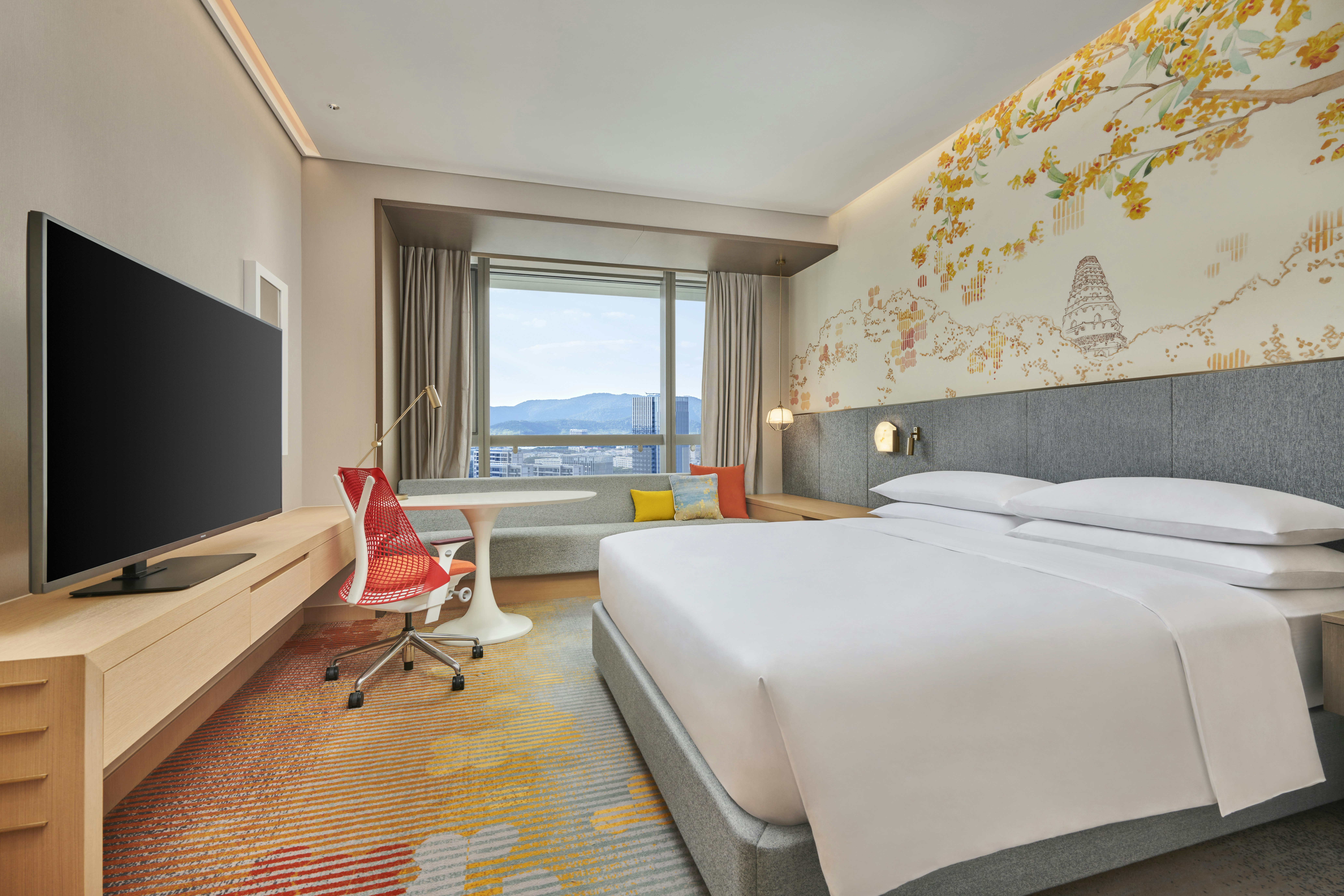 GUEST ROOM, KING BED, HIGH FLOOR