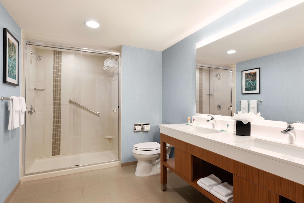 Hyatt Place Houston / The Woodlands 10/64
