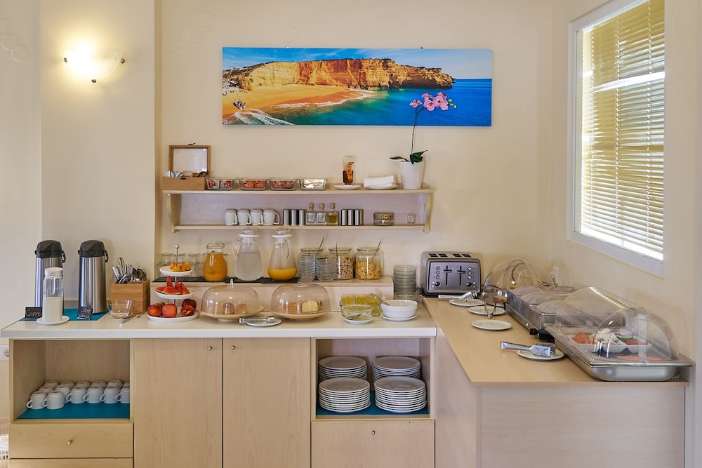 Apollon Hotel Apartments 25/50