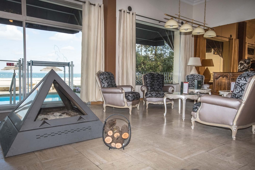 ARC HOTEL SUR MER 33/62