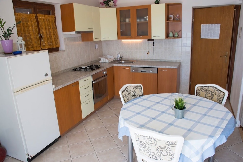 Bocin Rosso Apartments 6/50