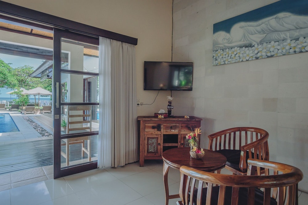 Frangipani Beach Villa 51/68