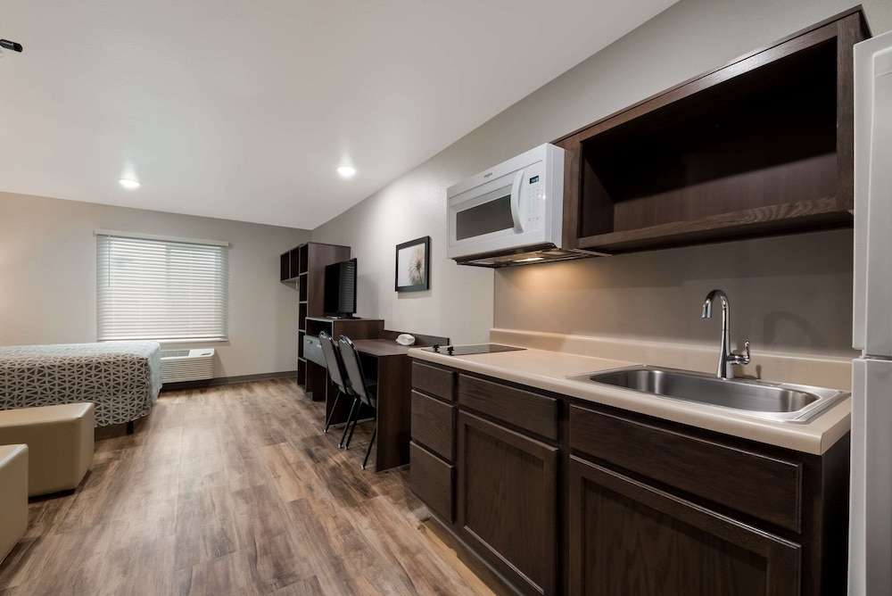 WoodSpring Suites San Antonio UTSA - Medical Center 21/21