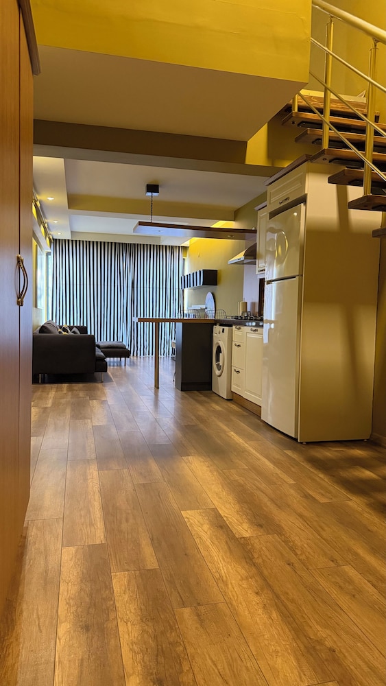 Deluxe Residence 7/57