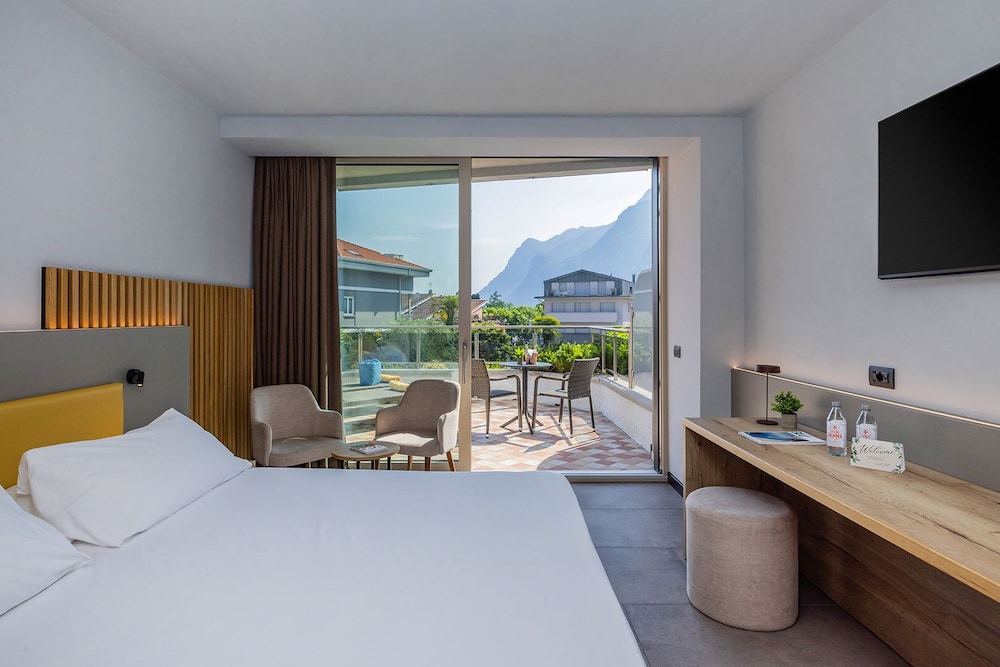غرفة ديلوكس بسرير مزدوج أو سريرين منفصلين بشرفة، Hotel Garda 3/8