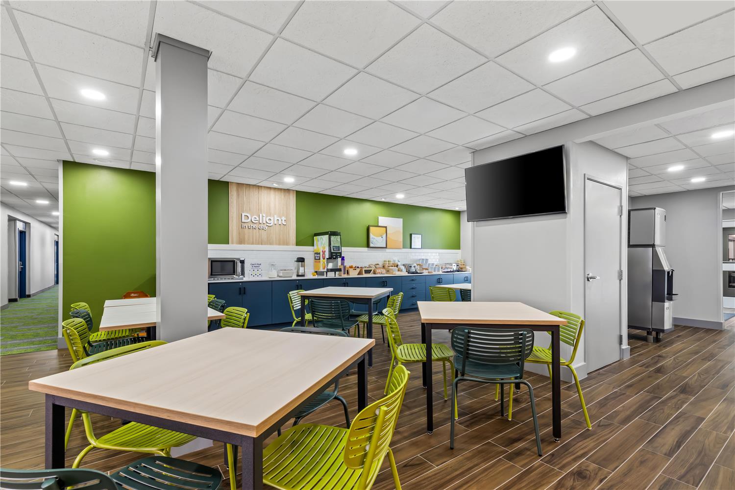 restaurant cafeteria