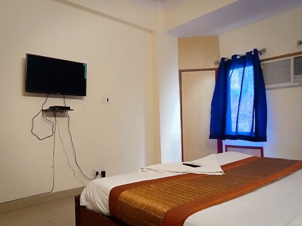 Hotel Mohan Noida 5/9