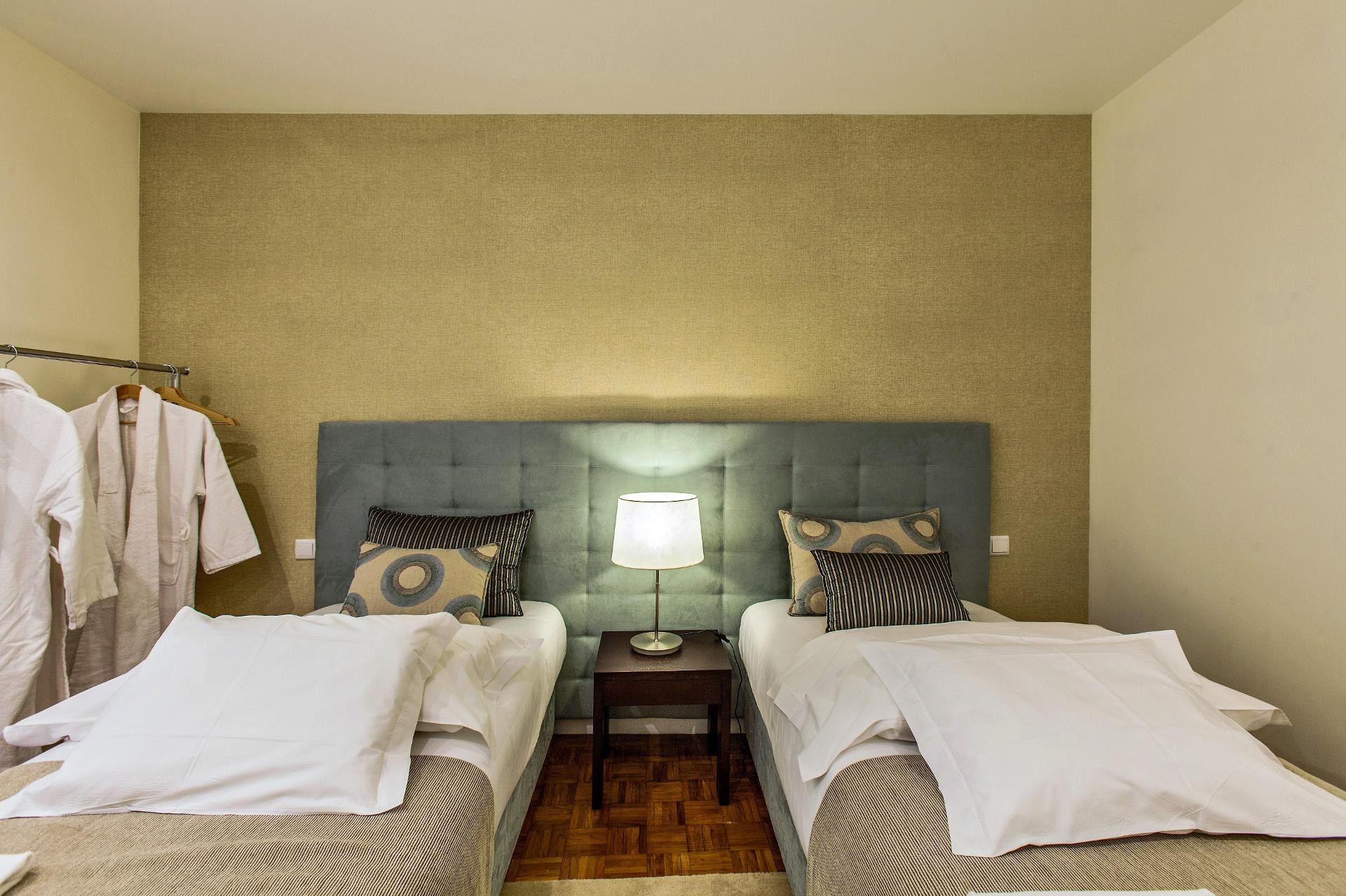 2 Bedrooms, Panorama, Apartment