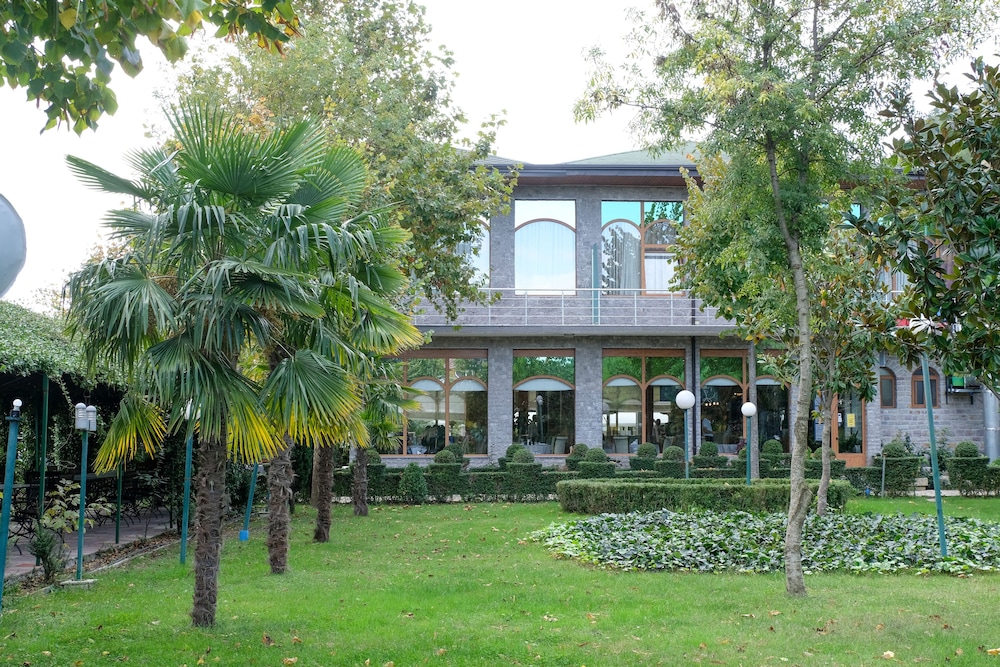 Buna Park Hotel Shkoder 43/50
