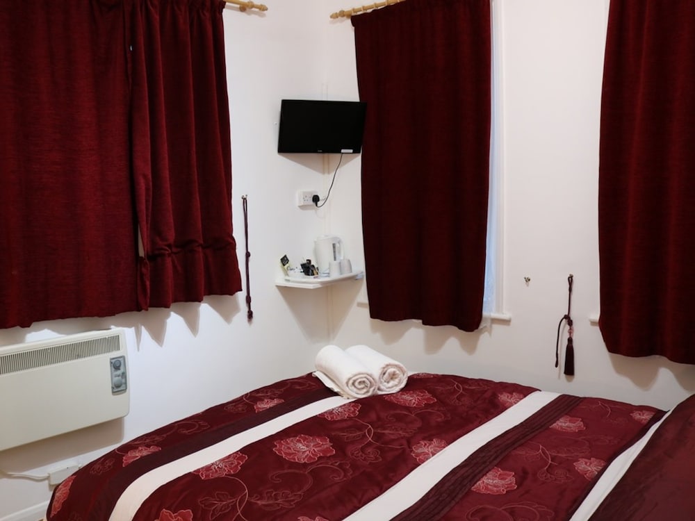 Basic, Double or Twin Bed, Hill View, Private Bathroom