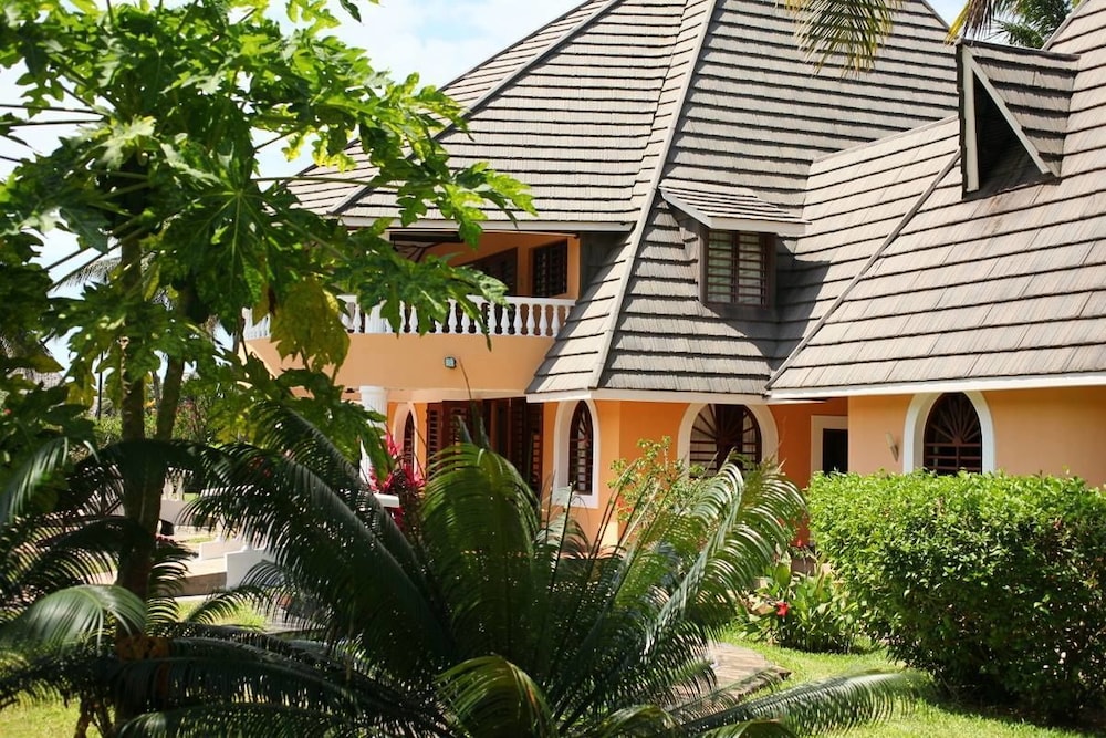 Sunset Villa Diani 40/50