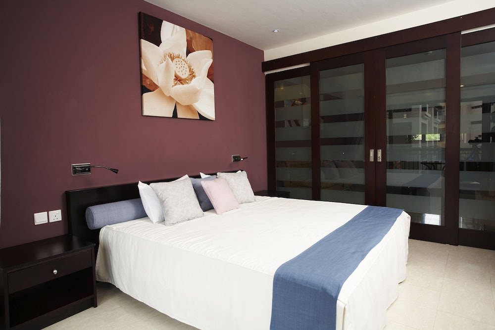 Grand Bay Suites 29/65