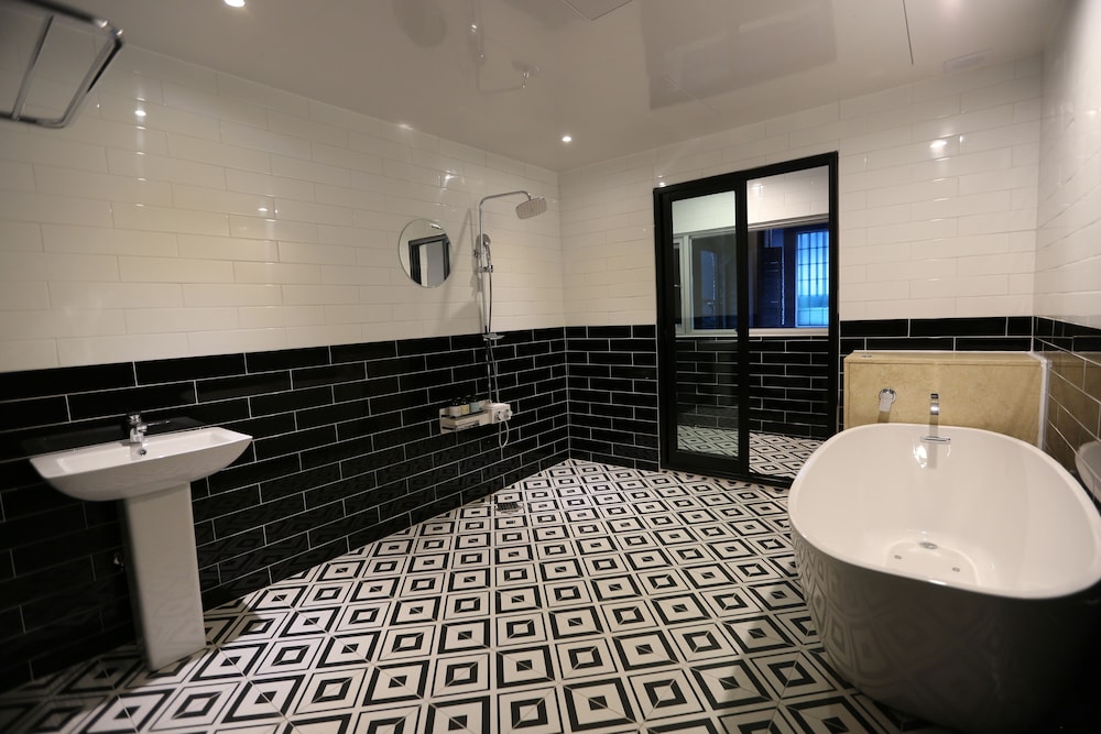 1 BEDROOM, LUXURY, SUITE
