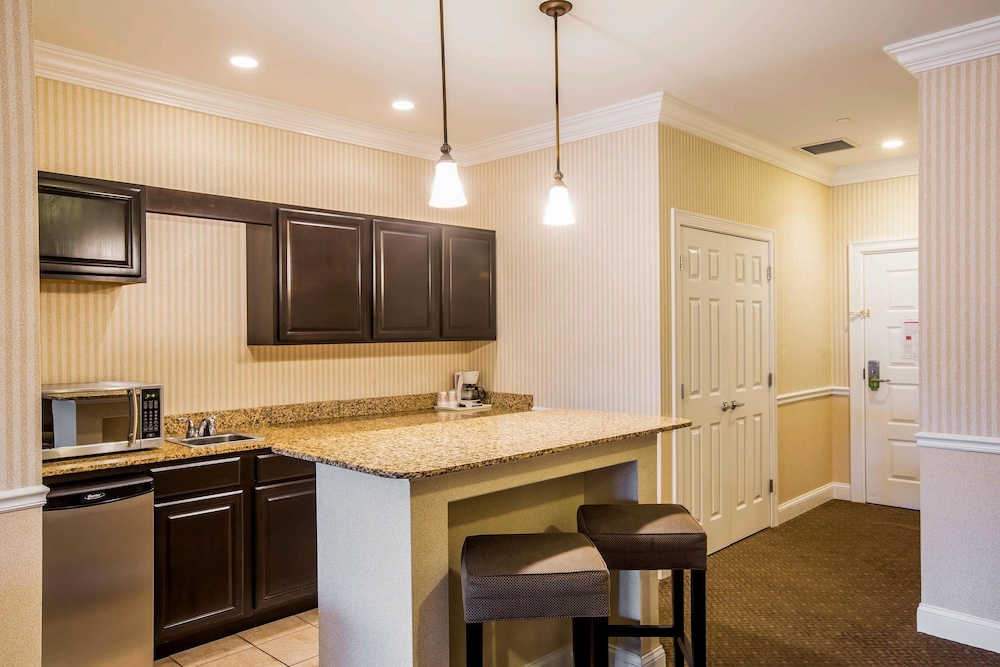 Comfort Inn & Suites Plattsburgh - Morrisonville 30/37