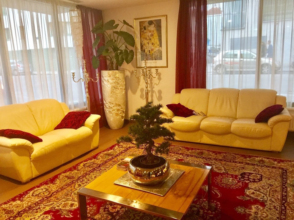 A T Holiday Hostel Wien 43/77