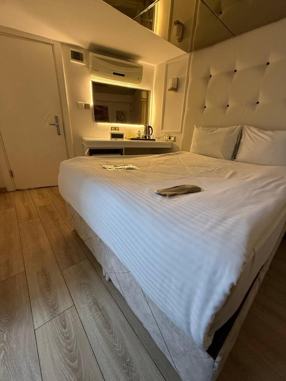 Basement, King Bed, No Window