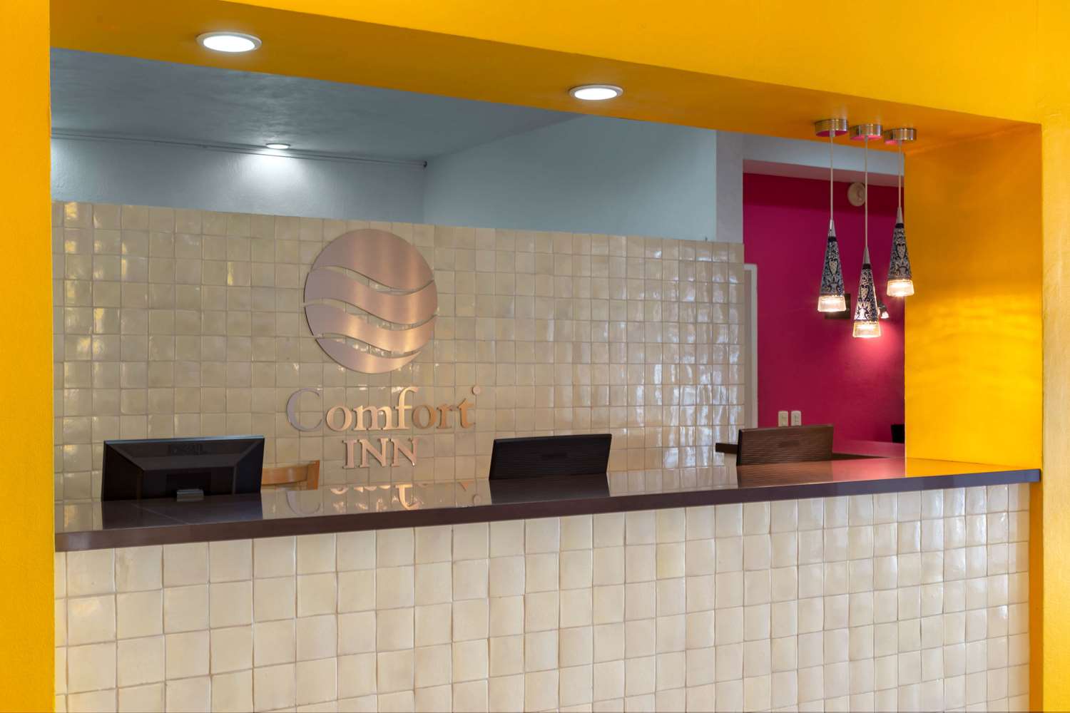 Comfort Inn Monterrey Valle 15/40
