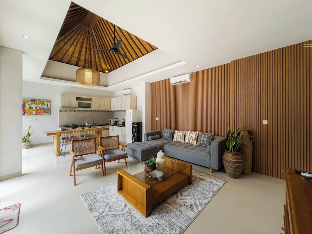Kakul Villas & Suites 57/82