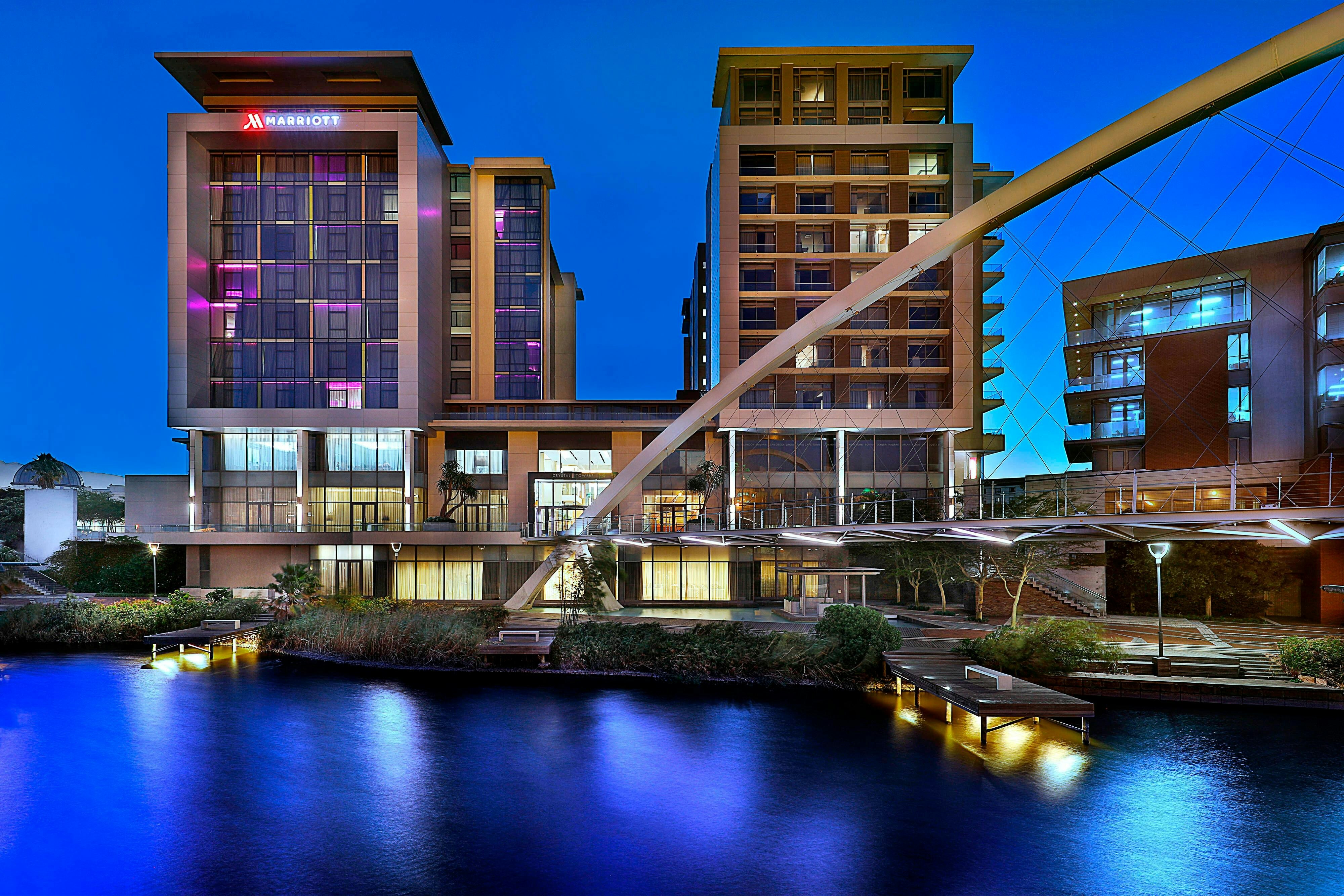 Cape Town Marriott Hotel Crystal Towers 26/27