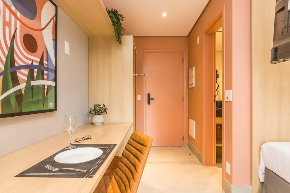 Cozzy Suites Paraiso Hotel 58/61
