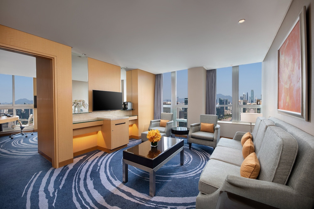 Crowne Plaza Shenzhen Futian 48/86