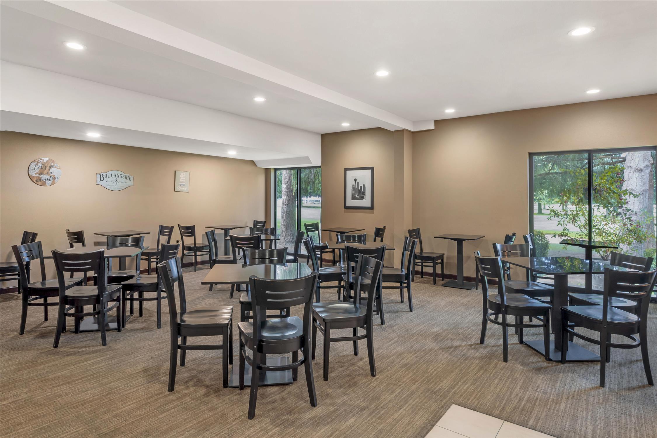 Best Western Plus Plaza by the Green 32/36