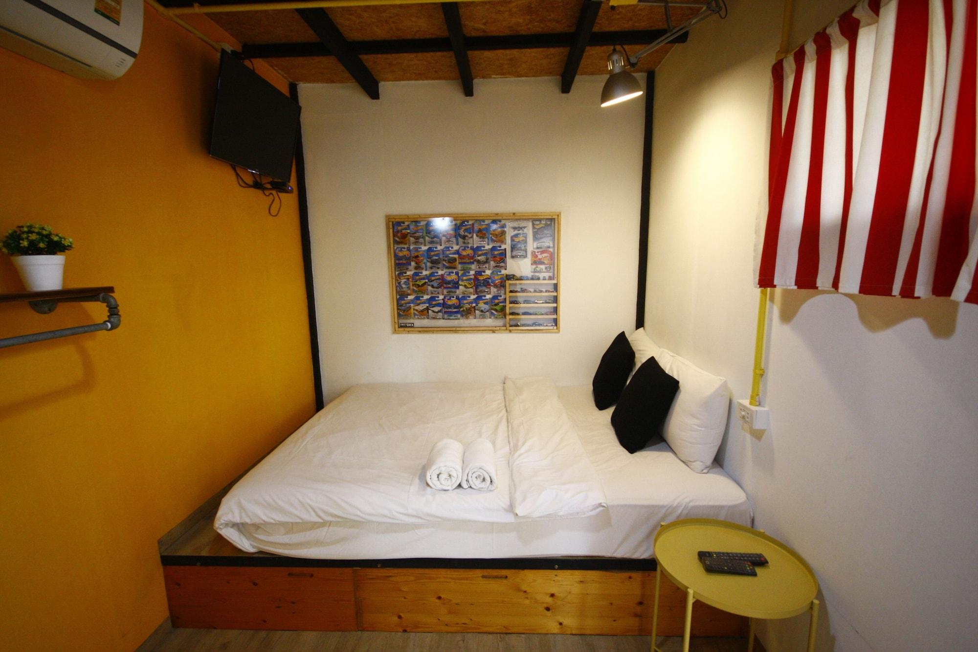 Sweet Box Bed And Breakfast 11/67