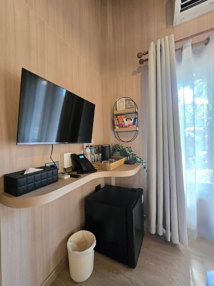 Cocohut Beach Resort 38/50